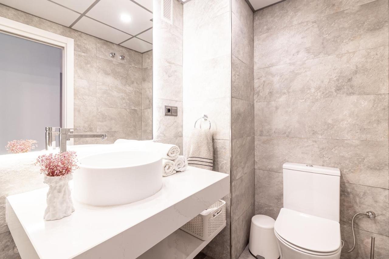 Apartamento Vicky Victoria Málaga Eksteriør billede